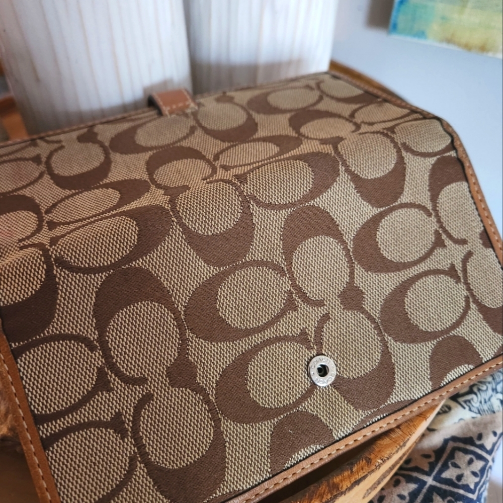 Classic COACH wallet with snap closure - Picture 4 of 8
